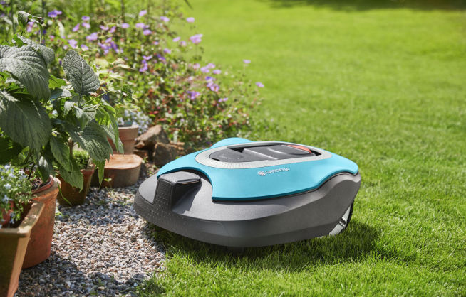  <p>Robotgressklipperne har sensorer som gjør at de ikke kjører over ulike elementer i hagen din, som steiner eller blomsterpotter. </p> 