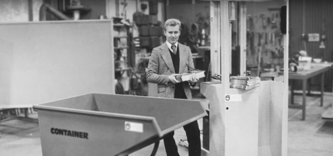 Det i dag bransjeledende selskapet startet i det små i en kjellerstue i 1975. Gründer Anders Johansson satset stort på kataloger og postordresalg og utvidet snart virksomheten til Norge.